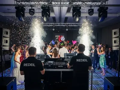 Renta de bocinas para fiesta de boda con confeti y chispas frías CDMX