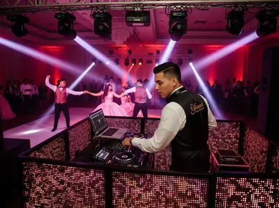 DJ profesional para eventos y bodas con cabina en salon elegante CDMX