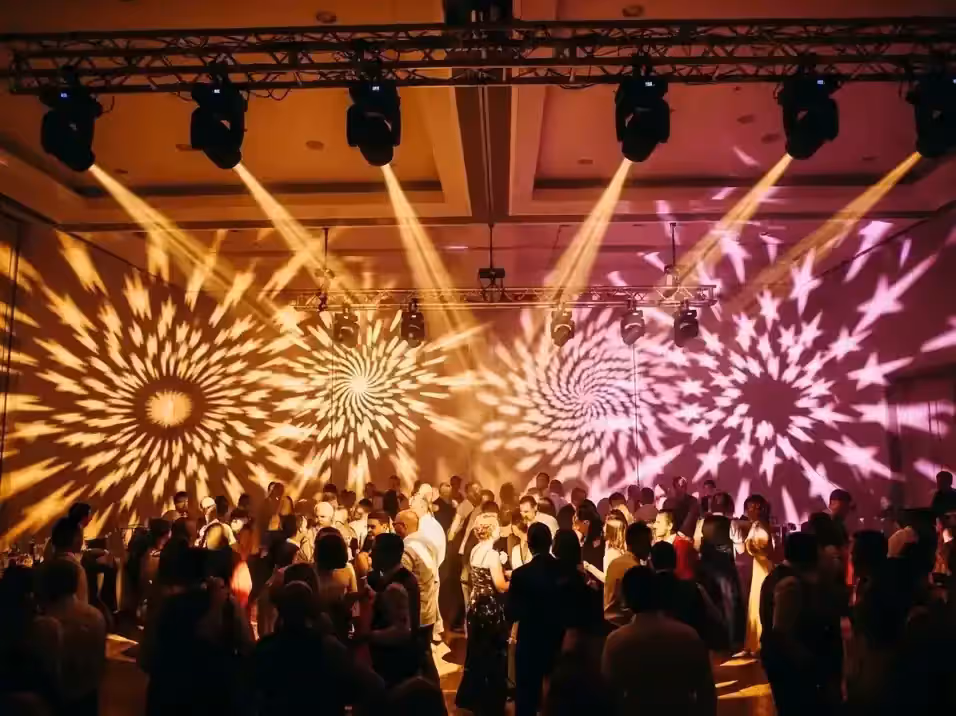 Pista de baile con gobos espiral de cabezas móviles