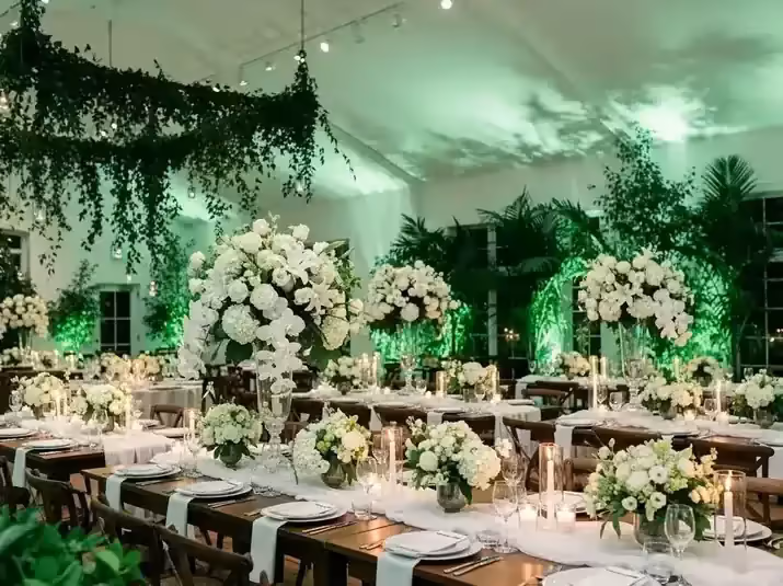 Montaje combinado de reflectores controlado por consola DMX en boda
