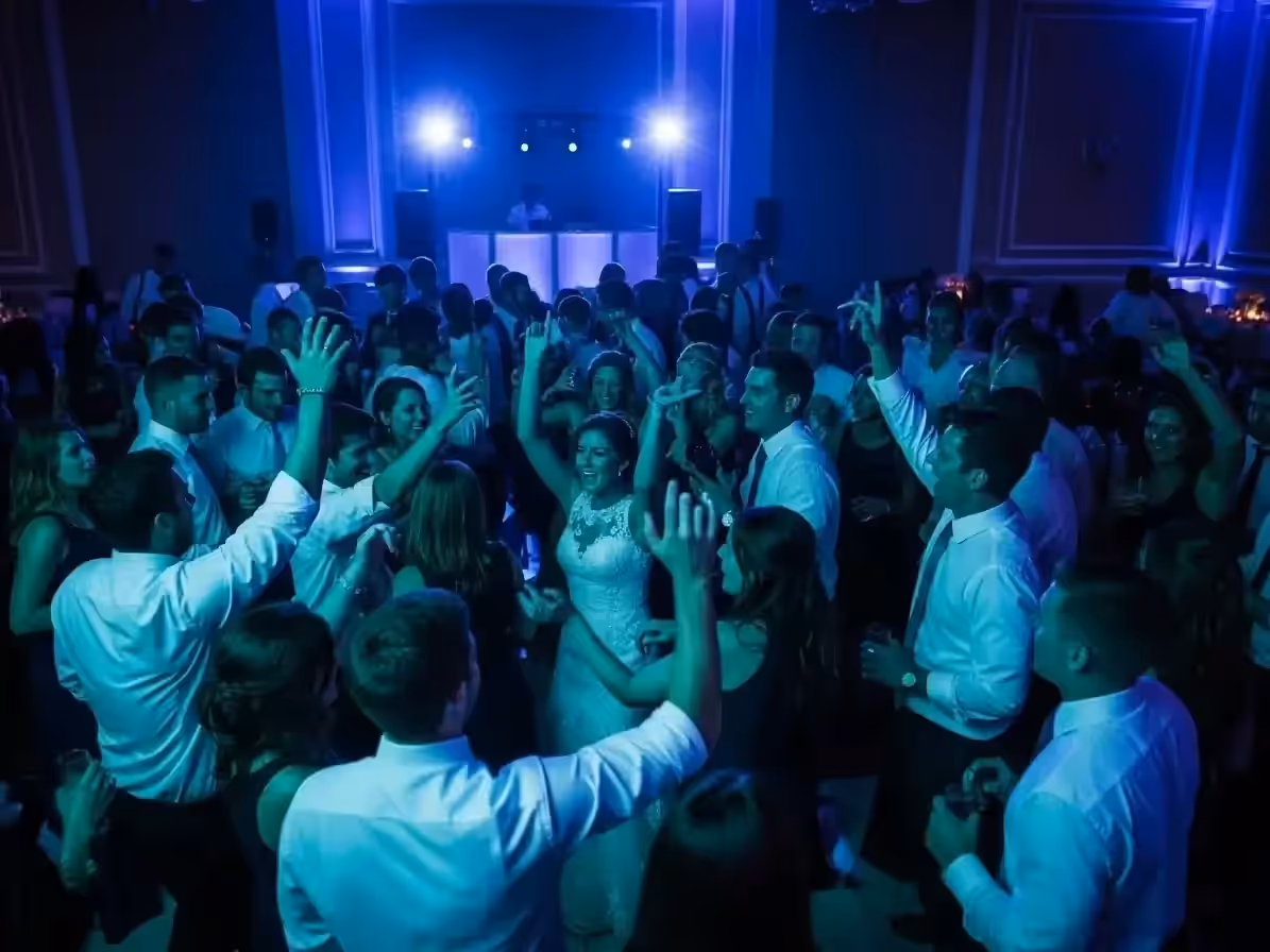 Gala corporativa con iluminación profesional