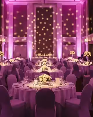 Rincón de un evento con luz decorativa en tono propio