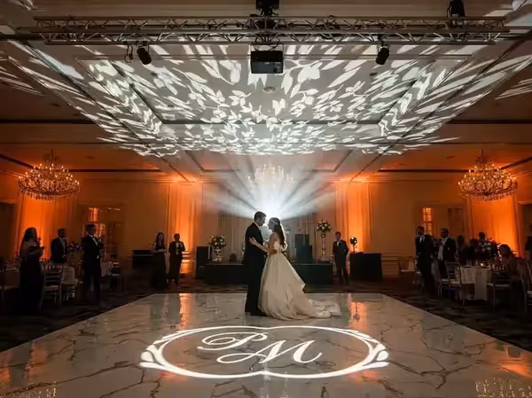 Proyección de gobo para iluminación de marca empresarial