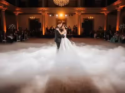 Humo bajo en vals de XV años