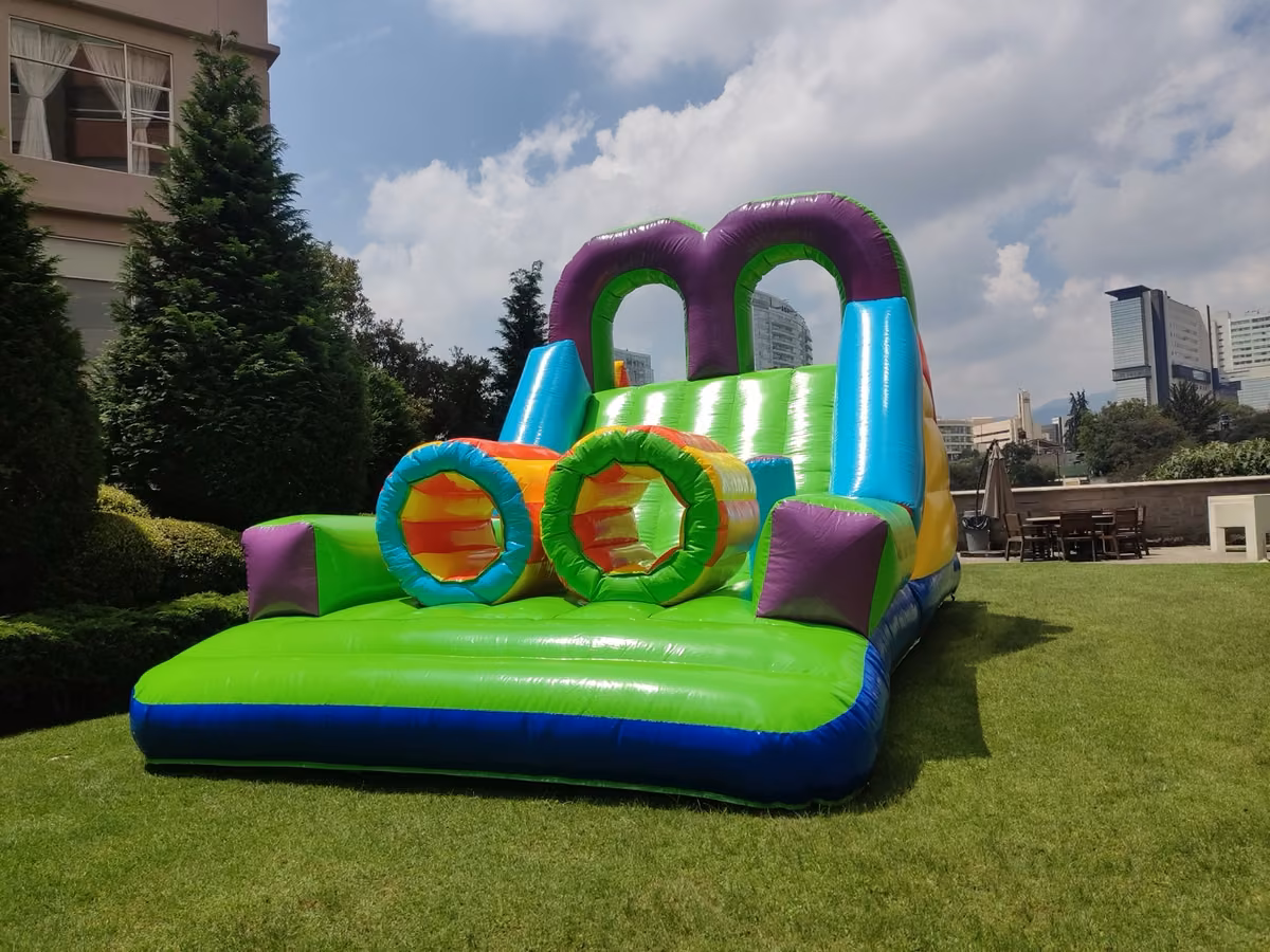 Circuito Extremo inflable de doble carril con obstáculos