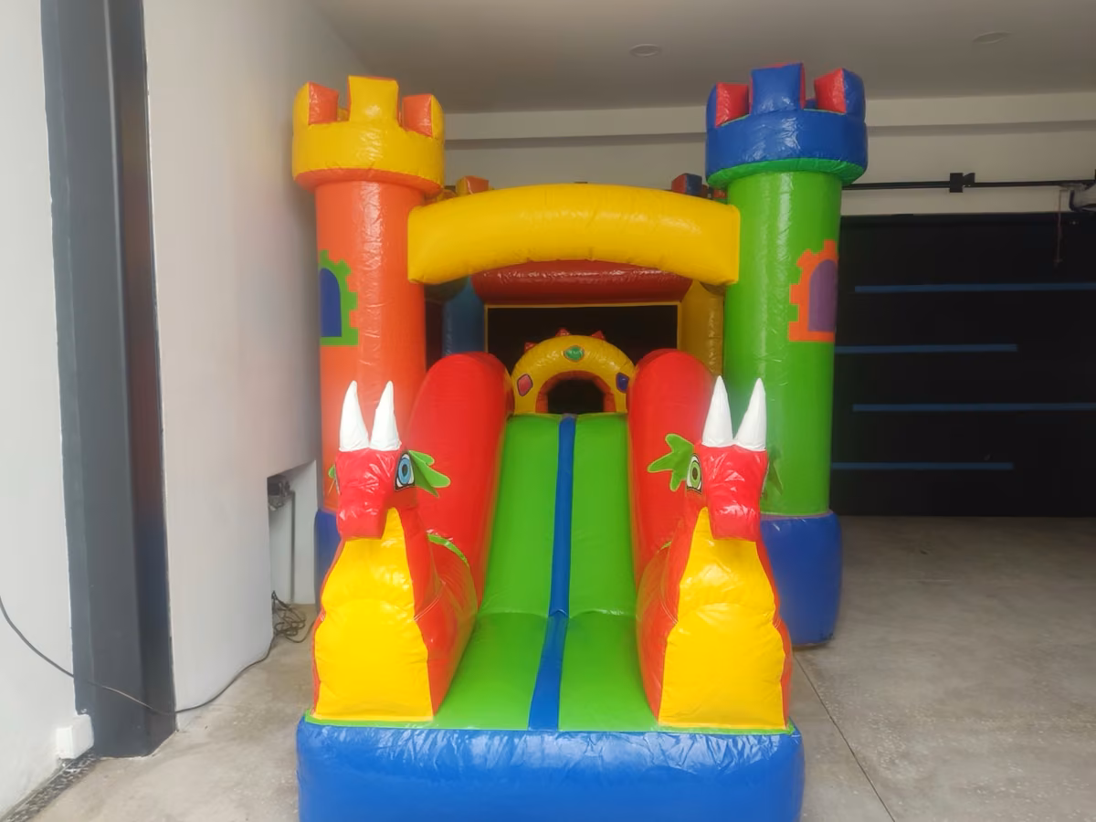 Resbaladilla del brincolín Dragones Rojos
