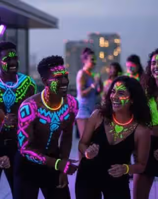 Letrero neón para celebración en CDMX