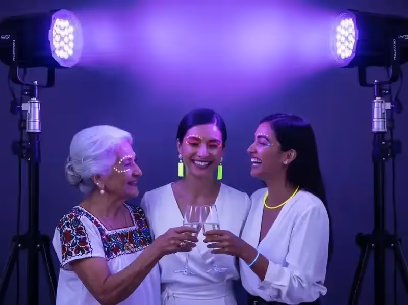 Efecto neón en pista de baile con luz negra