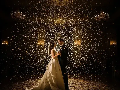 Renta de máquina de confeti para bodas - Lluvia de papelitos dorados primer baile novios CDMX