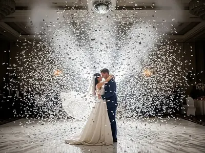 Cañón de confeti manual 80cm - Explosión de papelitos blancos en pista de baile boda CDMX
