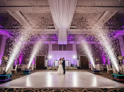 Lanzador de confeti 4 Shot DMX - Lluvia de papelitos en boda con iluminación morada CDMX